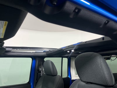 2025 Jeep Wrangler 4-Door Summit 4x4