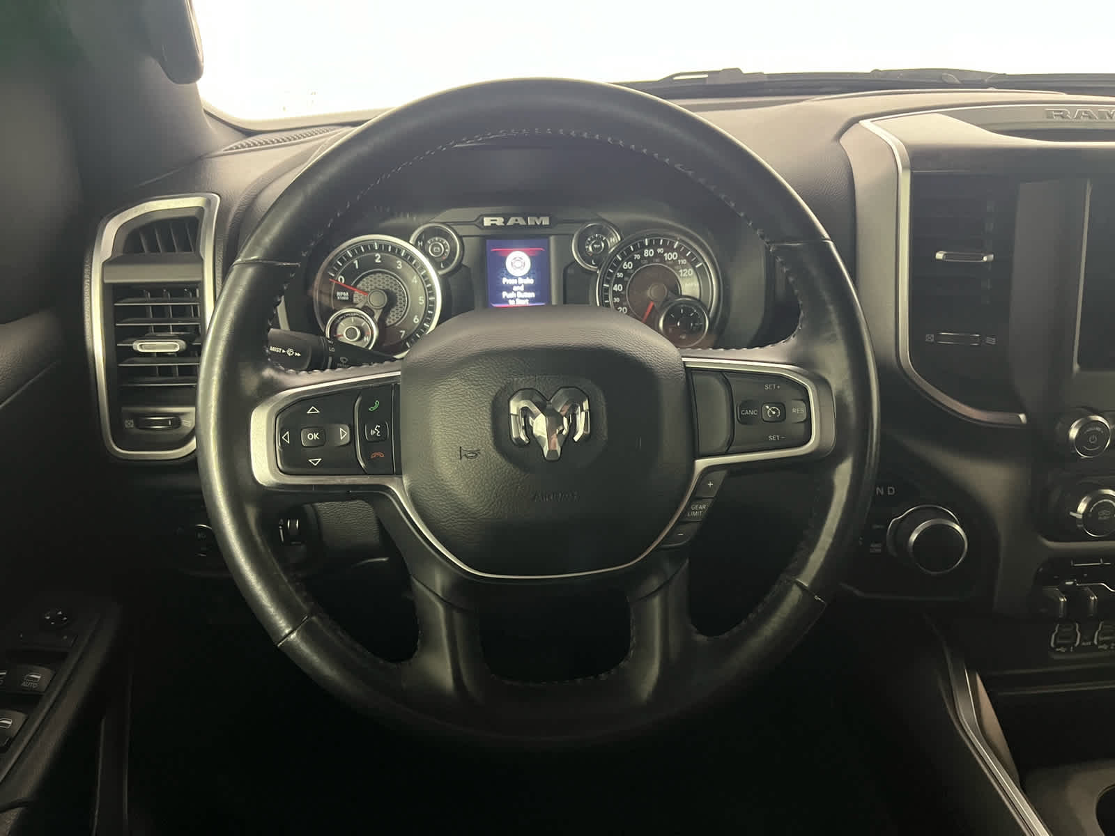 2020 RAM 1500 Big Horn Crew Cab 4x4 5'7' Box