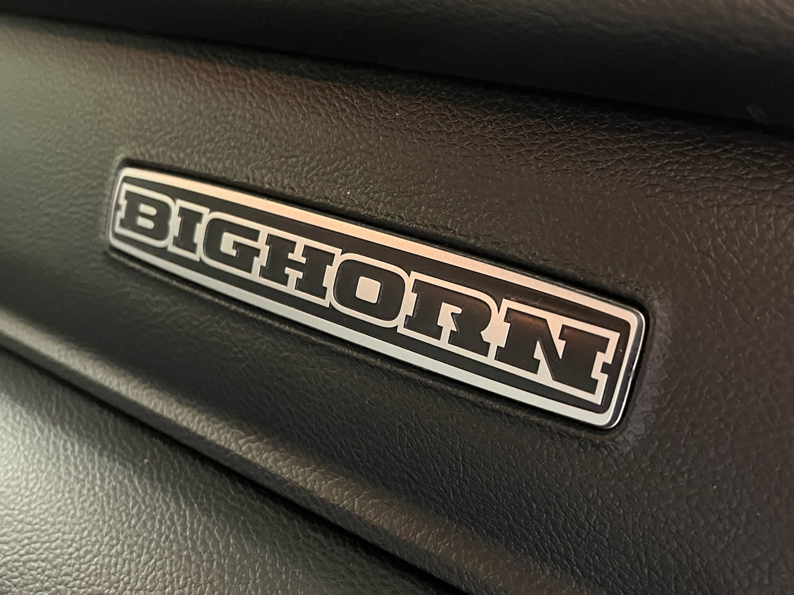 2020 RAM 1500 Big Horn Crew Cab 4x4 5'7' Box