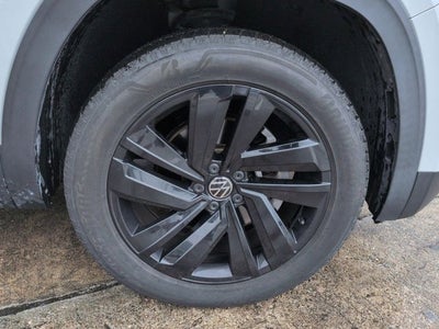 2022 Volkswagen Atlas Cross Sport 3.6L V6 SE with Technology