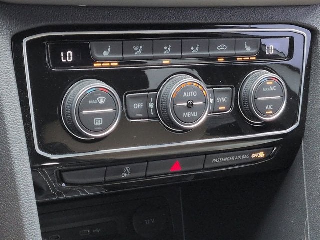 2022 Volkswagen Atlas Cross Sport 3.6L V6 SE with Technology