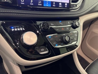 2023 Chrysler Pacifica Hybrid Limited