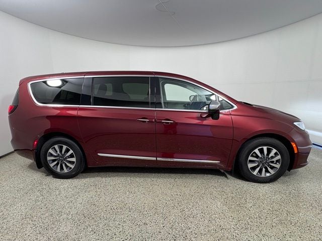 2023 Chrysler Pacifica Hybrid Limited