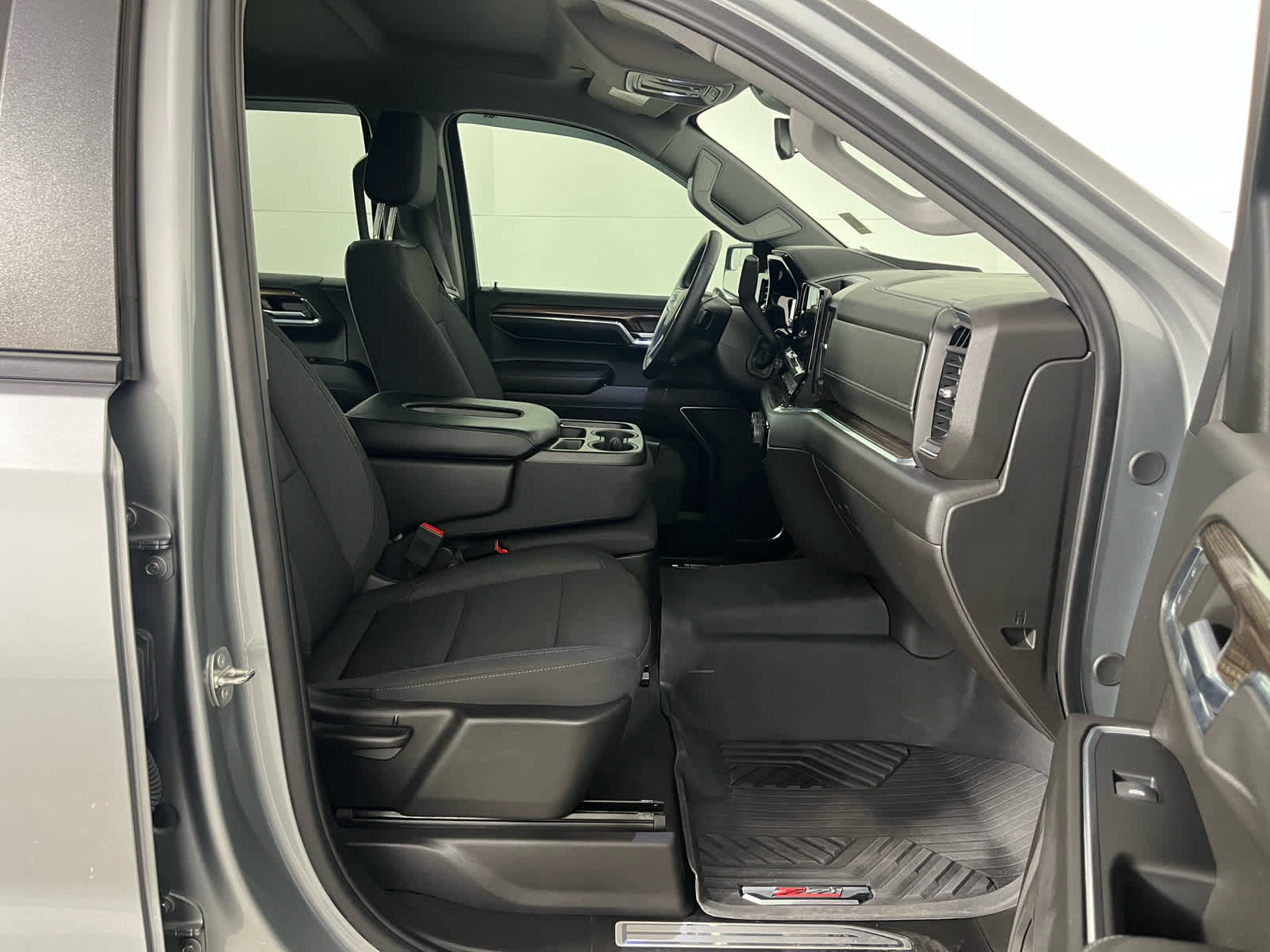 2024 Chevrolet Silverado 1500 4WD Crew Cab Short Bed LT