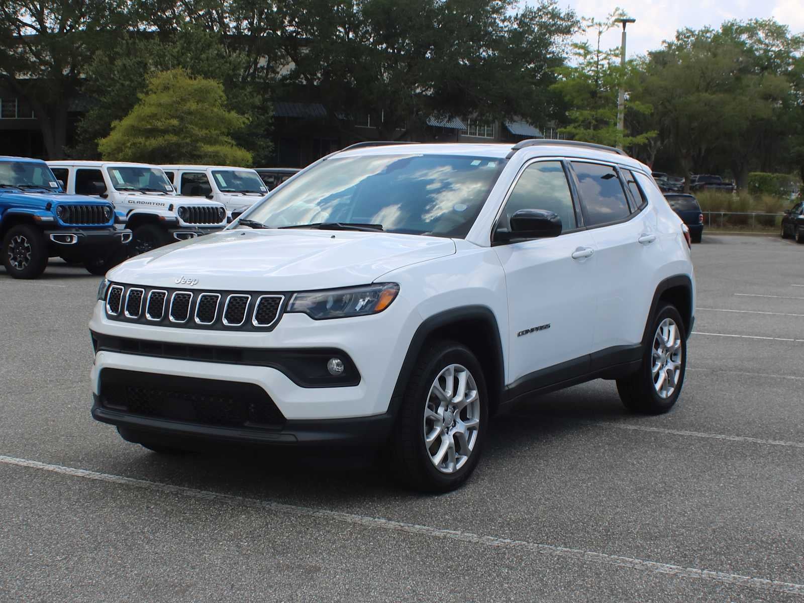 2023 Jeep Compass Latitude Lux