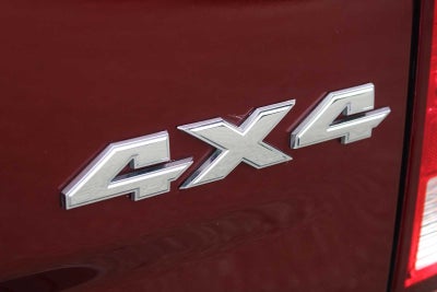 2022 RAM 1500 Classic Tradesman Crew Cab 4x4 5'7' Box