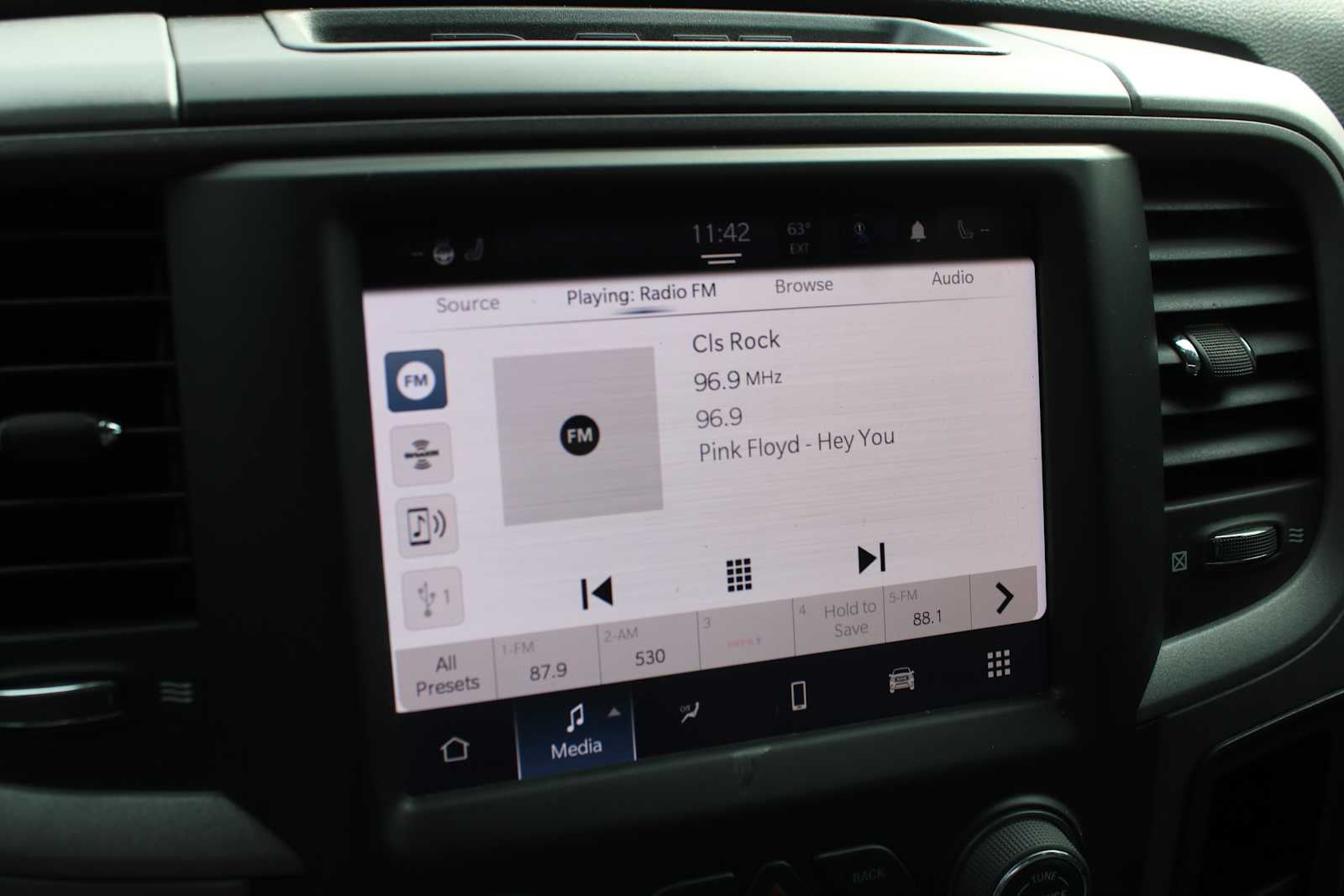 2022 RAM 1500 Classic Tradesman Crew Cab 4x4 5'7' Box