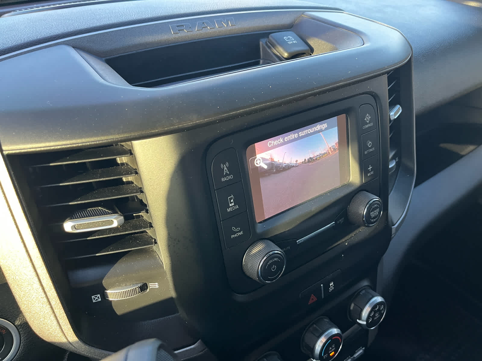 2024 RAM 2500 Tradesman Crew Cab 4x4 8' Box