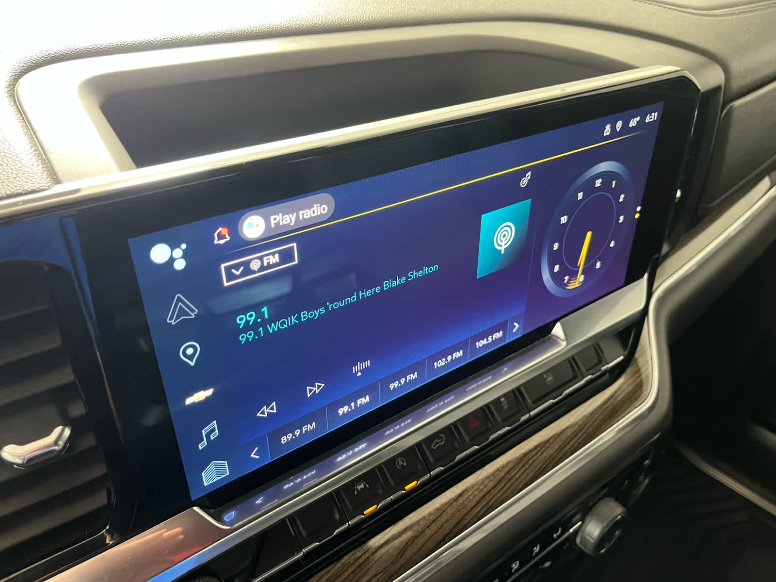 2023 Chevrolet Silverado 1500 2WD Crew Cab Short Bed LT