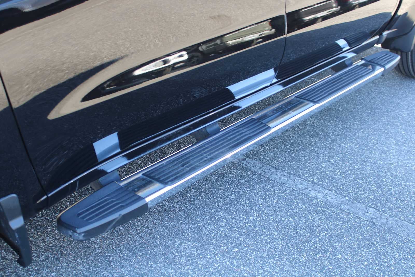 2023 Chevrolet Silverado 1500 4WD Crew Cab Standard Bed LT