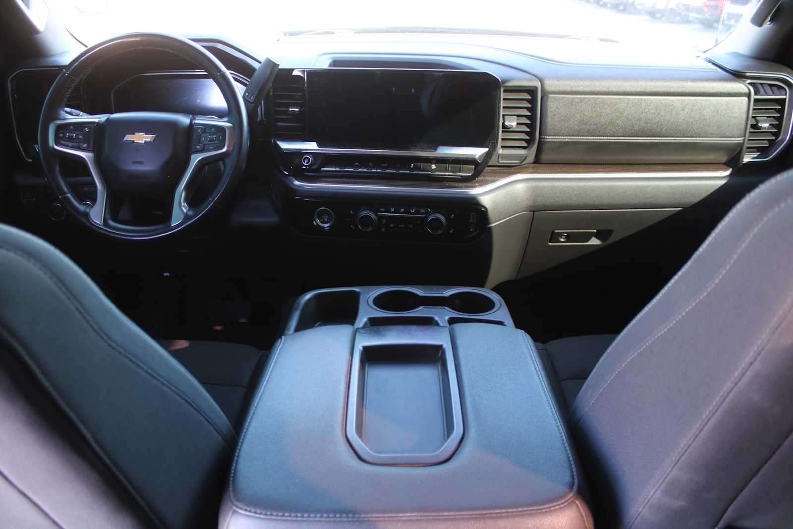 2023 Chevrolet Silverado 1500 4WD Crew Cab Standard Bed LT