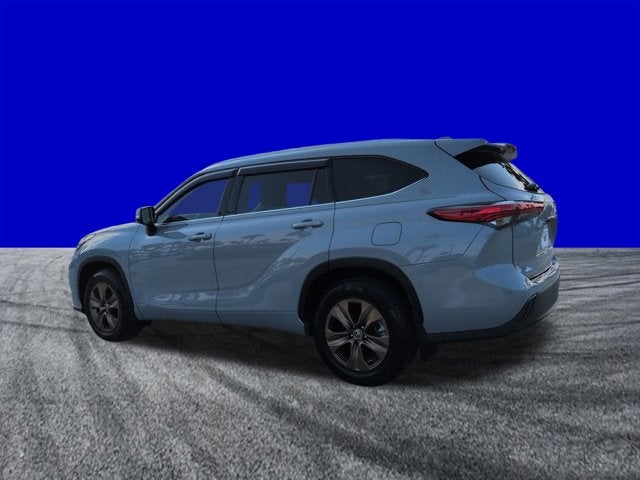 2022 Toyota Highlander Hybrid Bronze Edition