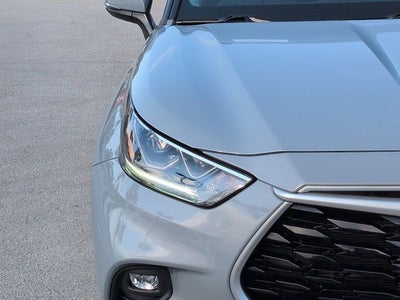 2022 Toyota Highlander Hybrid Bronze Edition