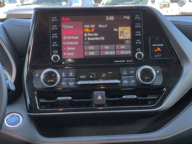 2022 Toyota Highlander Hybrid Bronze Edition