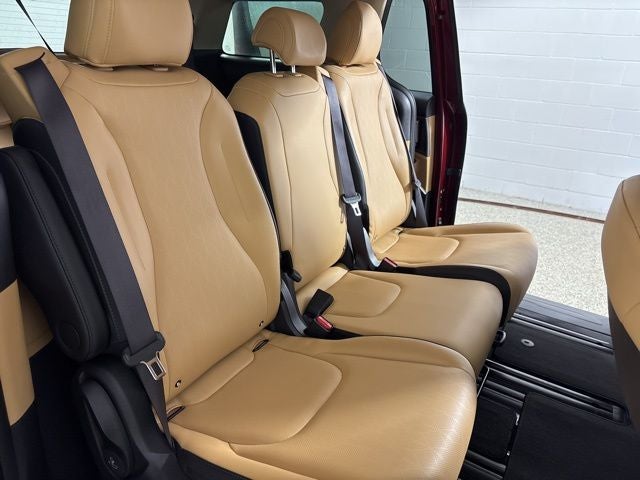 2023 Kia Carnival LX