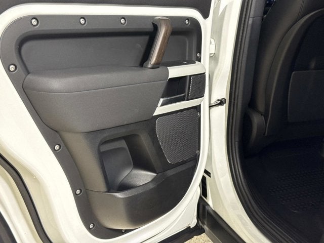 2020 Land Rover Defender SE