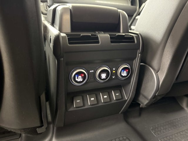 2020 Land Rover Defender SE