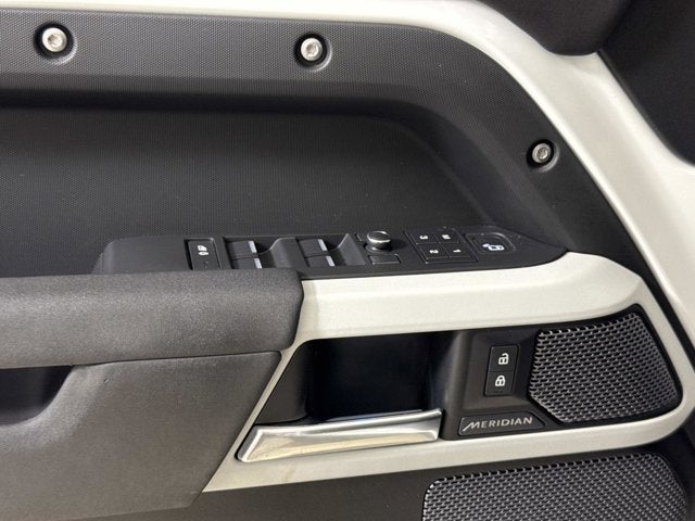 2020 Land Rover Defender SE