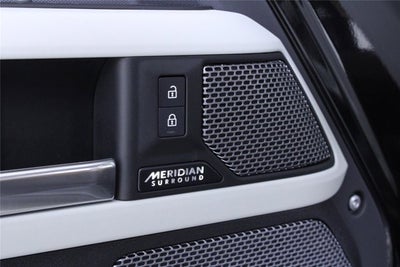 2023 Land Rover Defender SE