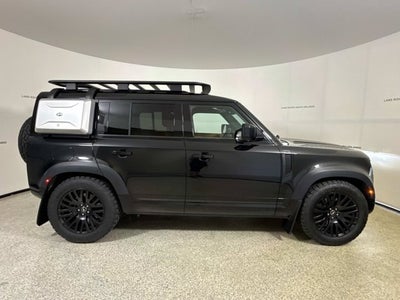 2023 Land Rover Defender SE