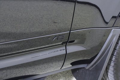 2025 Land Rover Defender V8