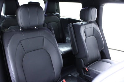 2025 Land Rover Defender V8