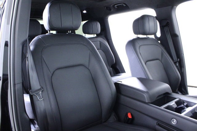 2025 Land Rover Defender V8