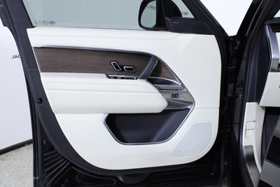 2024 Land Rover Range Rover SE