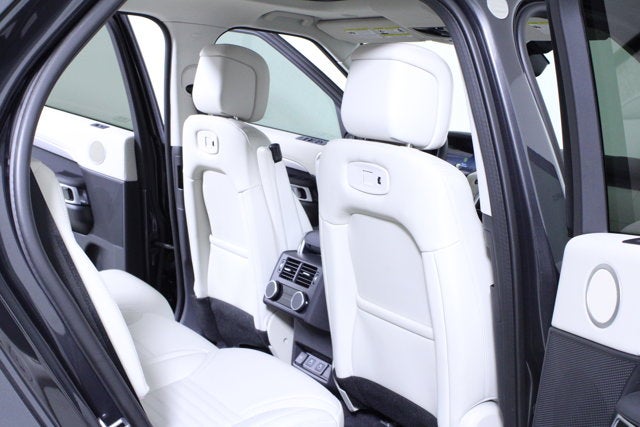 2025 Land Rover Discovery Dynamic SE