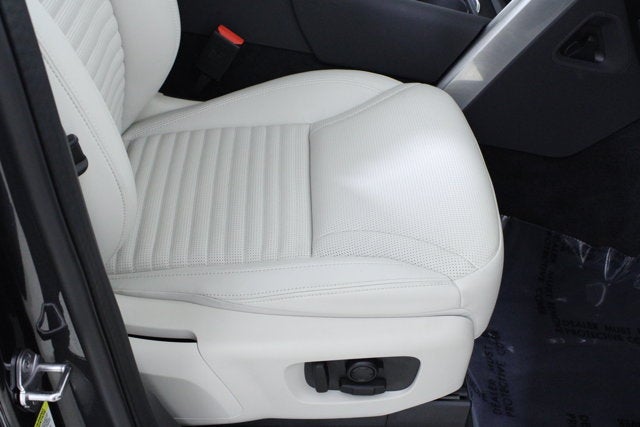 2025 Land Rover Discovery Dynamic SE