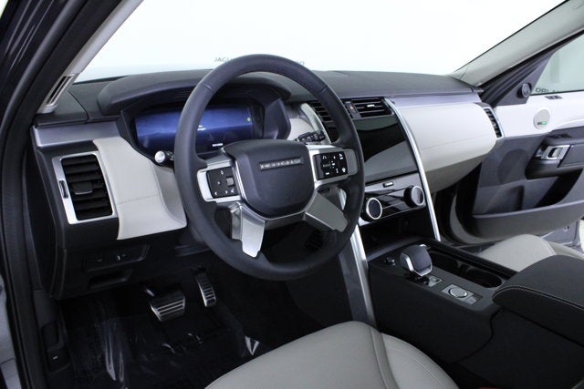 2025 Land Rover Discovery Dynamic SE