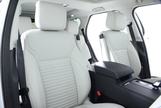2025 Land Rover Discovery Dynamic SE