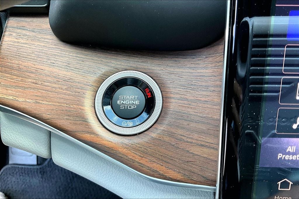 2022 Jeep Grand Cherokee L Summit