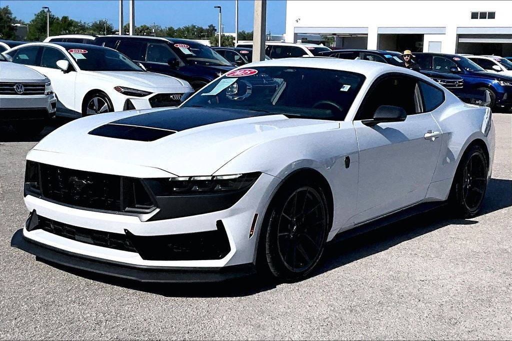 2025 Ford Mustang Dark Horse