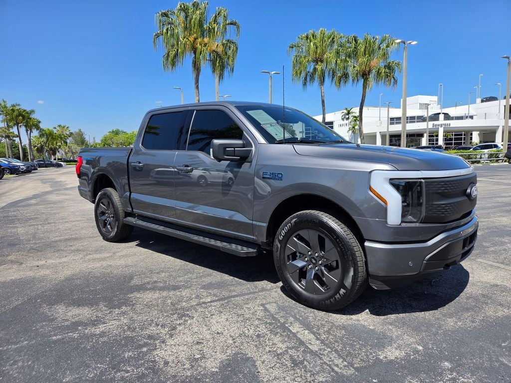 2025 Ford F-150 Lightning Flash