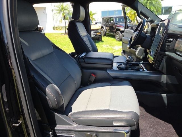 2022 Ford F-150 Lightning Lariat