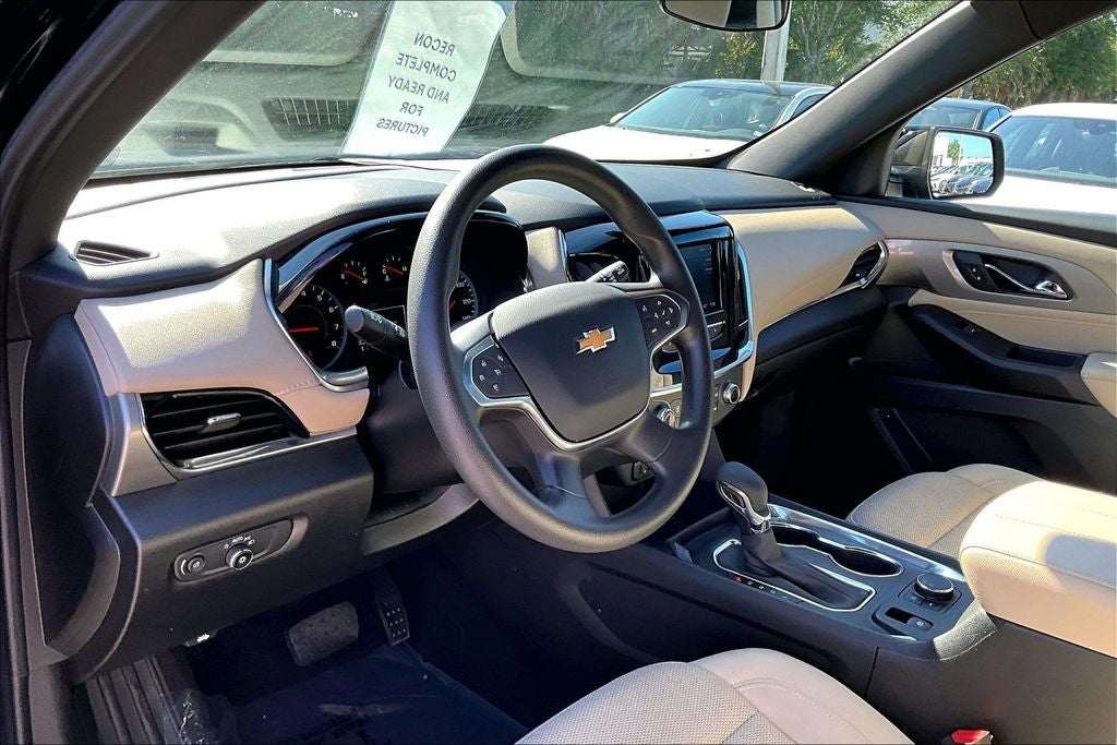 2023 Chevrolet Traverse LS