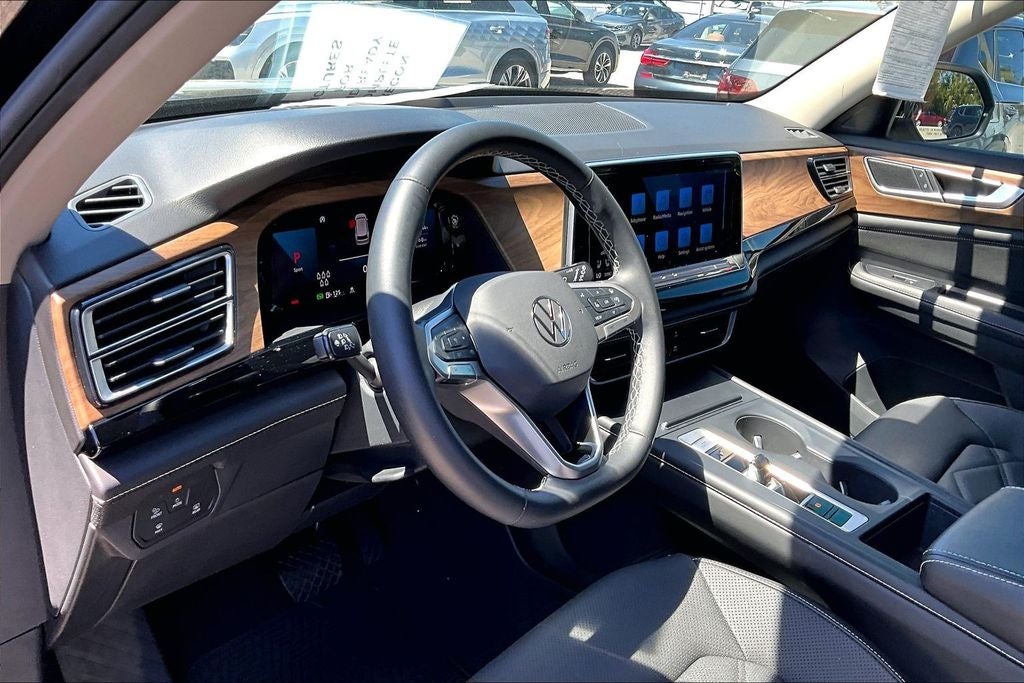 2024 Volkswagen Atlas 2.0T SE