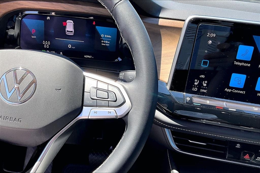 2024 Volkswagen Atlas 2.0T SE