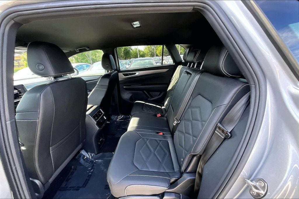 2025 Volkswagen Atlas Cross Sport 2.0T SE w/Technology