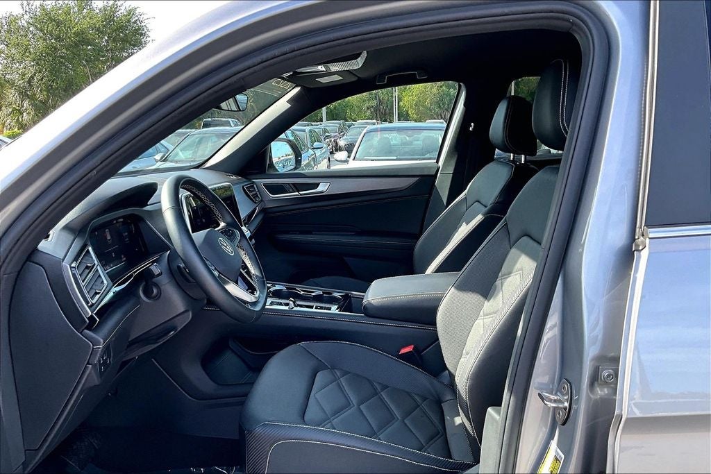 2025 Volkswagen Atlas Cross Sport 2.0T SE w/Technology