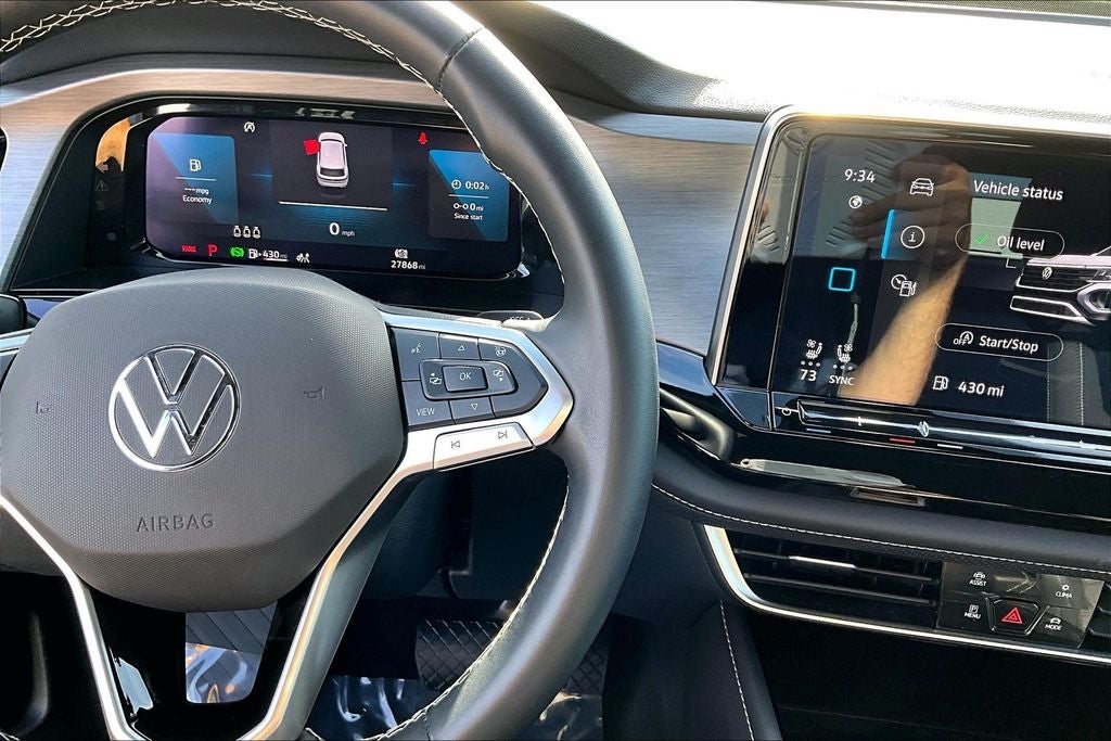 2025 Volkswagen Atlas Cross Sport 2.0T SE w/Technology