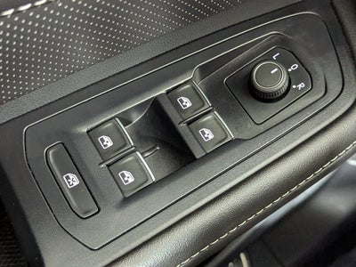 2025 Volkswagen Atlas Cross Sport 2.0T SE w/Technology 4MOTION