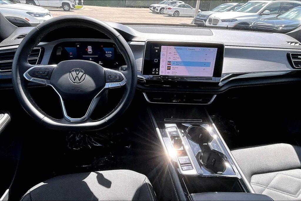 2025 Volkswagen Atlas Cross Sport 2.0T SE w/Technology