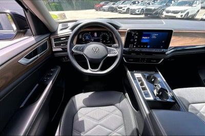 2024 Volkswagen Atlas 2.0T SE w/Technology