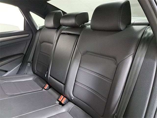 2022 Volkswagen Passat 2.0T R-Line