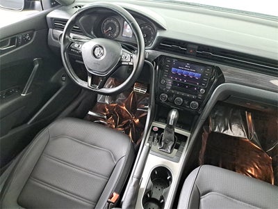 2022 Volkswagen Passat 2.0T R-Line