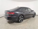 2022 Volkswagen Passat 2.0T R-Line