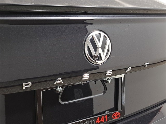 2022 Volkswagen Passat 2.0T R-Line