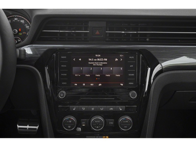 2022 Volkswagen Passat 2.0T R-Line